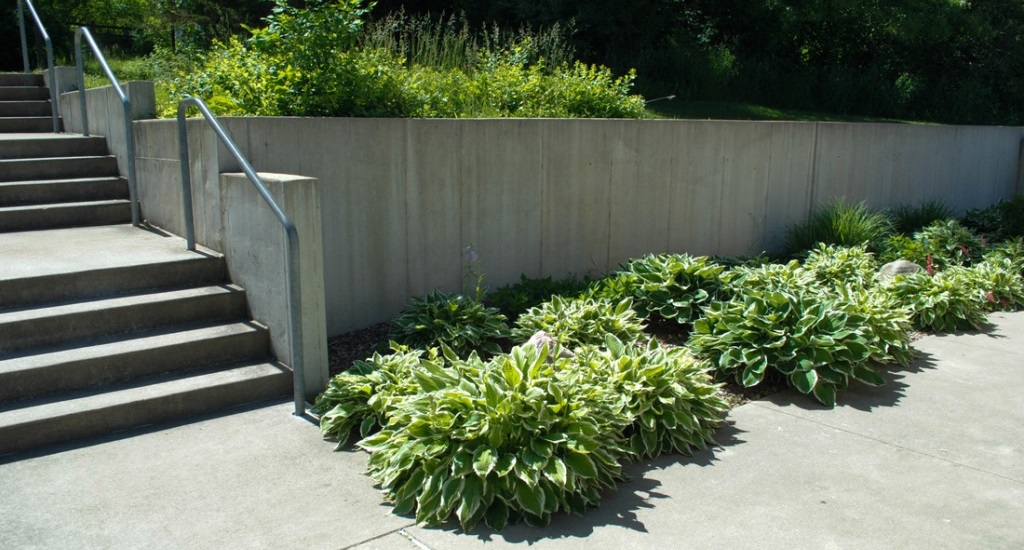 concrete retaining walls